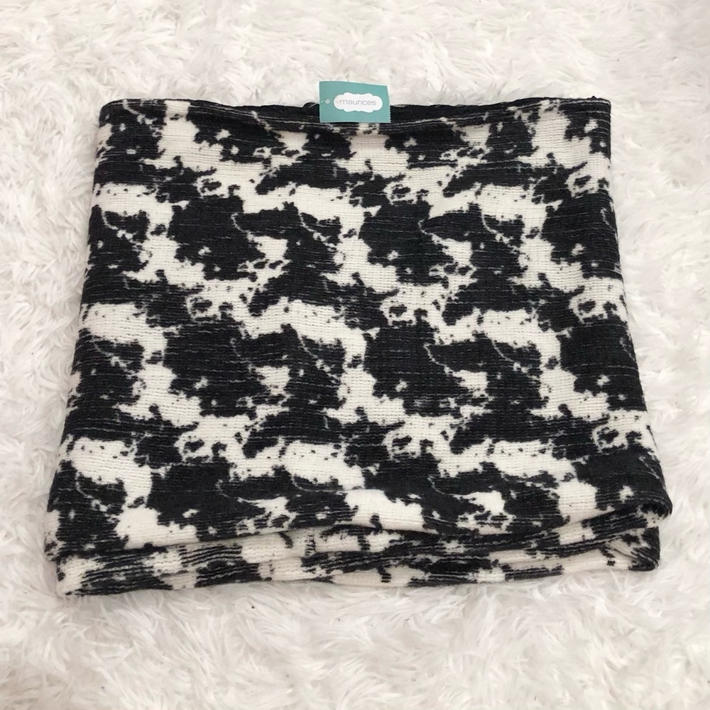 Maurices Tie Dye Cow print Reversible Lace infinity Scarf Black‎ White OS